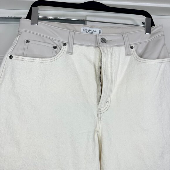 A&F Mixed Fabric Ultra High Rise 90s Slim Straight Jean 31/12 Short - NEW - Picture 6 of 9